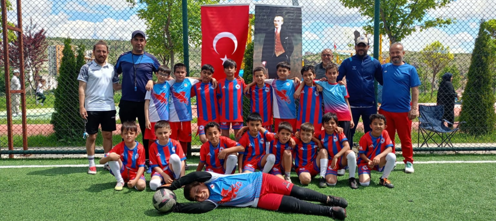 ÇEPNİ KUZEYKENT SPOR KULÜBÜ DANIŞMANI KAZIM ÖZCAN’DAN 19 MAYIS VE GENÇLİK HAFTASI MESAJI  “GENÇLİĞİN GÜCÜYLE SPORDA VE HAYATTA DAHA AYDINLIK BİR GELECEĞE” - GÜNDEM - İnternetin Ajansı